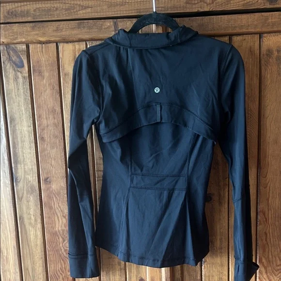 Lululemon Women's Black Jacket.   Size 6 - Picture 10 of 15